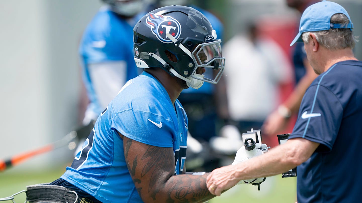 JC Latham Emerging For Tennessee Titans