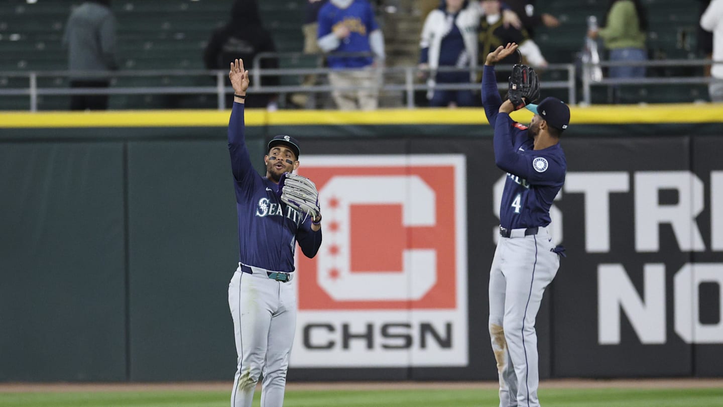 Here’s What Dan Wilson and Julio Rodriguez Had to Say After Seattle Mariners Win Over White Sox Monday