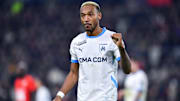 Derek Cornelius devrait démarrer titulaire.