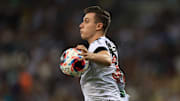 Piton é titular absoluto na lateral-esquerda vascaína
