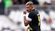 Antes do Botafogo Tiquinho Soares já atuou em clubes como Porto (Portugal) e Olympiacos (Grécia)