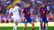 Toni Kroos (l.) und Fermin Lopez (r.)