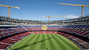 Kräne am Camp Nou
