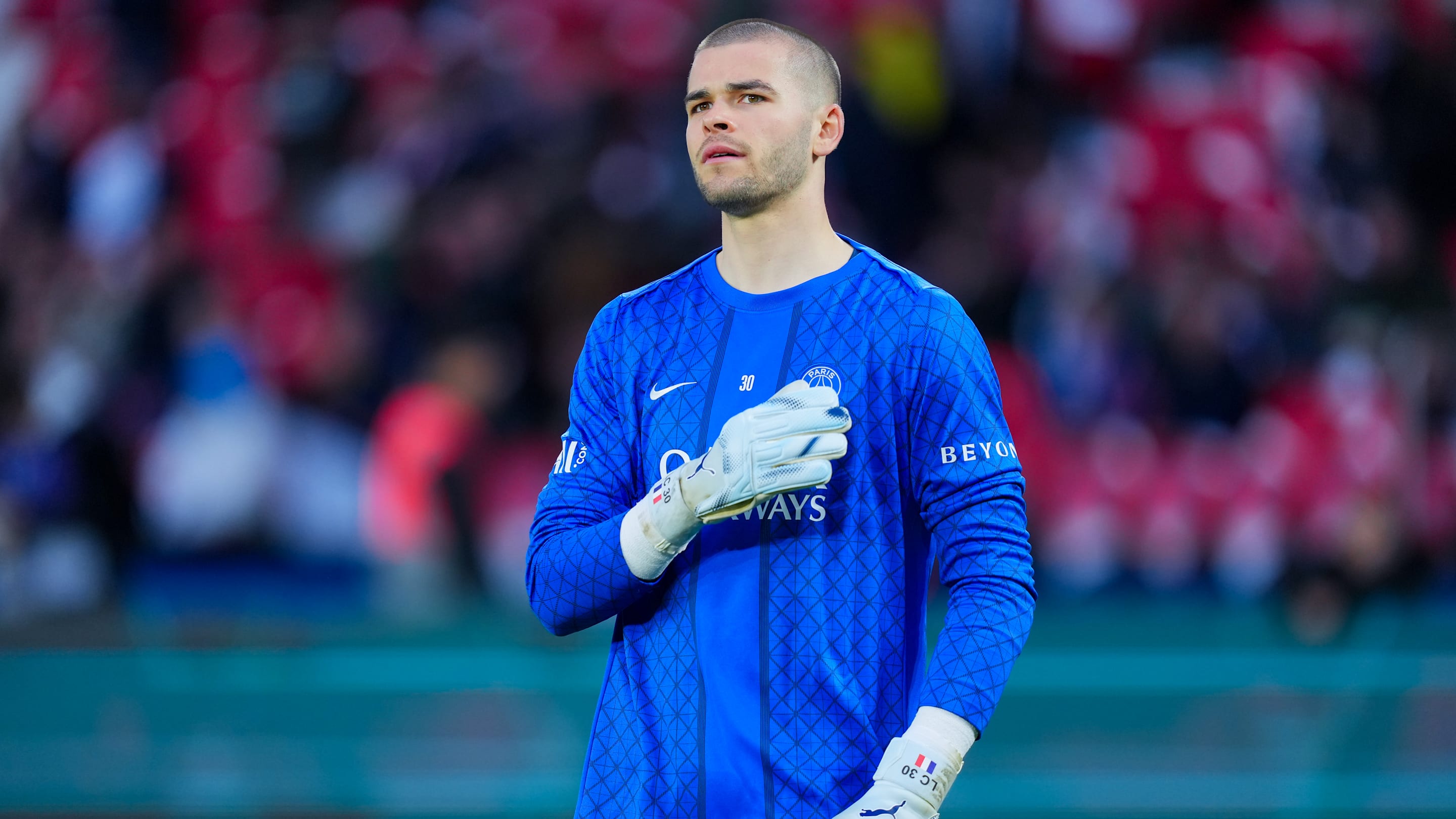 PSG : La place particulière de Lucas Chevalier dans le vestiaire parisien