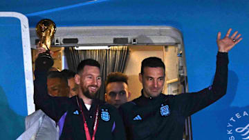 TOPSHOT-ARGENTINA-FBL-WC-2022-ARRIVAL