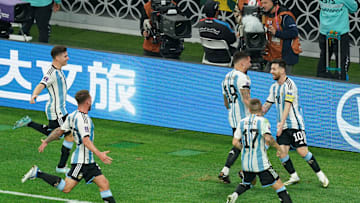 Timnas Argentina meraih kemenangan 2-1 atas Australia dalam babak 16 besar Piala Dunia 2022