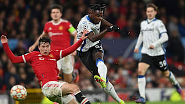 Un tentativo di Duvan Zapata contro il Manchester United 