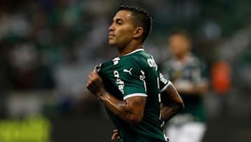 O atual vínculo do atacante se encerra no fim de 2023