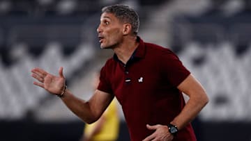 Juan Pablo Vojvoda está entre os melhores treinadores do Brasileiro