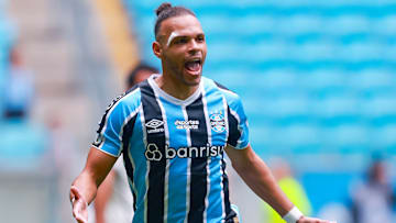 Braithwaite se recuperou de grave lesão