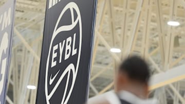 Syracuse basketball four-star and five-star recruiting targets are named the top performers at an EYBL session last weekend.