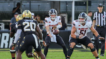 Nov 22, 2025; Orlando, Florida, USA; Oklahoma State Cowboys quarterback Zane Flores (6) receives the snap during the second quarter against the Oklahoma State Cowboys at Acrisure Bounce House. Mandatory Credit: Mike Watters-Imagn Images