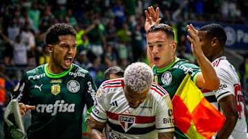 Palmeiras, impiedoso, goleou o São Paulo por 5 a 0