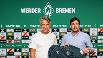 Horst Steffen (l.) hat sich als neuer Werder-Coach vorgestellt
