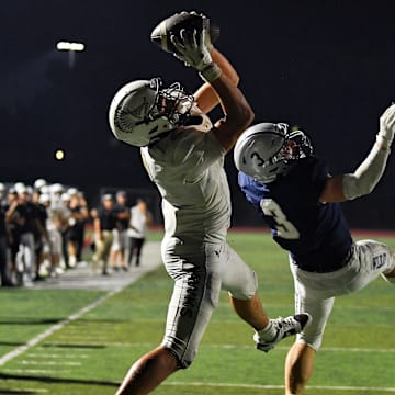 Nelson and Wilsonville went down to the wire in a great Week 1 showdown in Wilsonville. The Wildcats prevailed, 27-26.