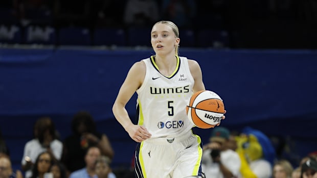 Bueckers may end up getting a huge boost from Curr