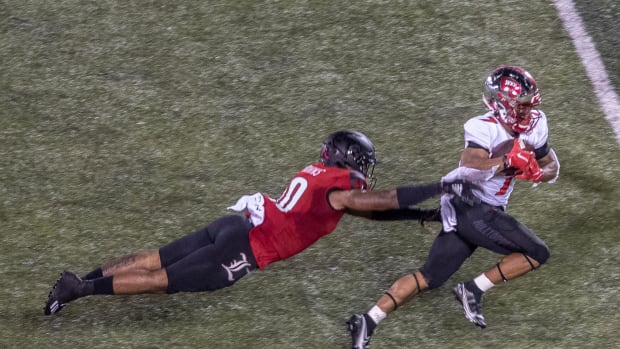 Sept 12, 2020; Western Kentucky wide receiver Jahcour Pearson breaks away for a long gain against Louisville 