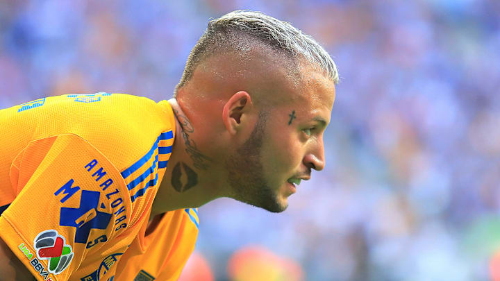 Nicolás López sufrió una lesión en el Clásico Regio Nicolás López sufrió una lesión en el Clásico Regio