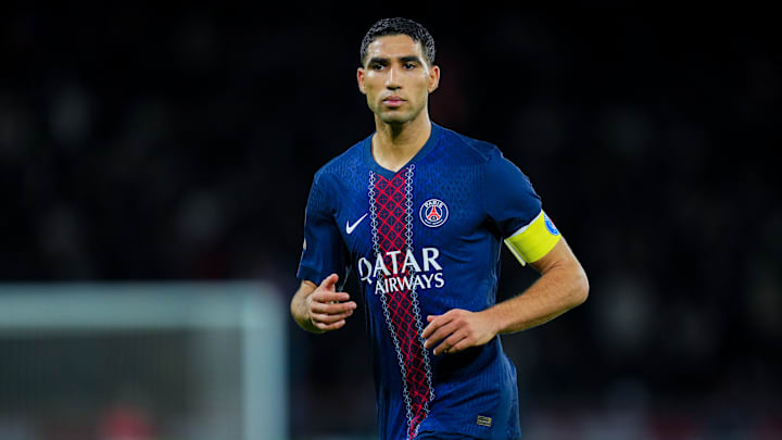 Achraf Hakimi fait son retour dans le groupe parisien après la CAN. Achraf Hakimi fait son retour dans le groupe parisien après la CAN.
