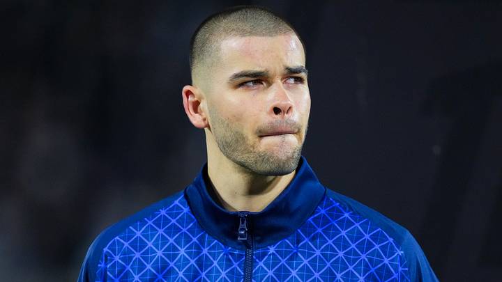 Lucas Chevalier s'éloigne des Bleus. Lucas Chevalier s'éloigne des Bleus.