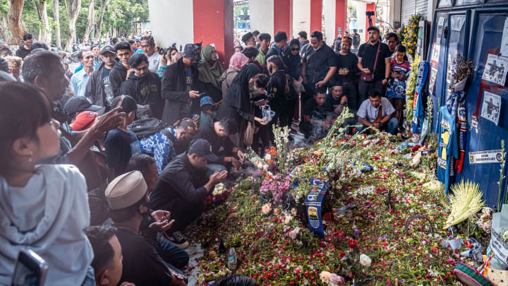Indonesia masih berduka setelah tragedi di Stadion Kanjuruhan