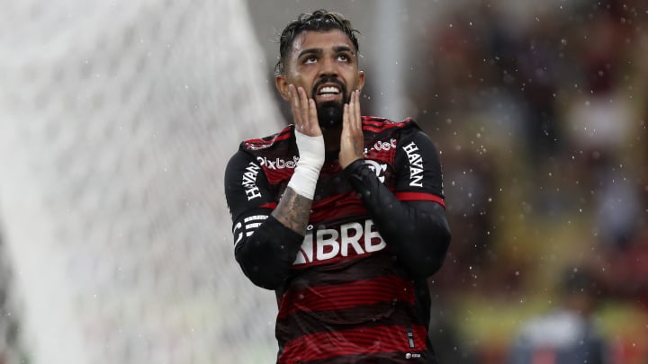 Gabigol se reuniu com torcedores do Flamengo na manhã desta sexta-feira Gabigol se reuniu com torcedores do Flamengo na manhã desta sexta-feira