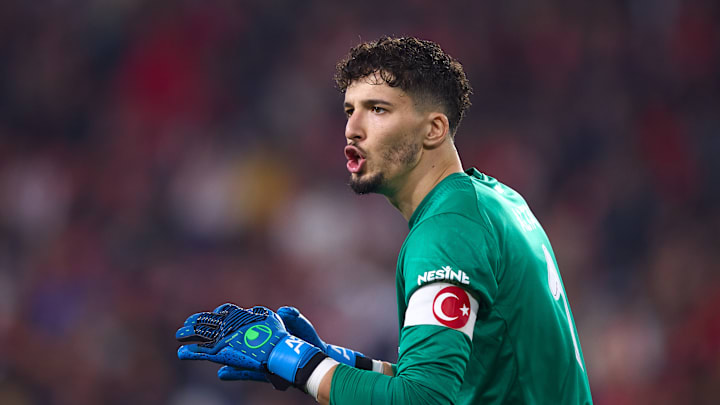 Sevilla FC v Fenerbahce: Round of 16 Leg One - UEFA Europa League