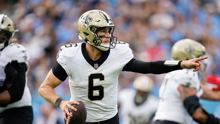 New Orleans Saints quarterback Tyler Shough (6) looks for a receiver during the third quarter against the Tennessee Titans at Nissan Stadium in Nashville, Tenn., Sunday, Dec. 28, 2025.