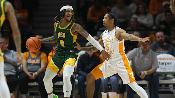 New South Carolina basketball point guard Jamarii Thomas