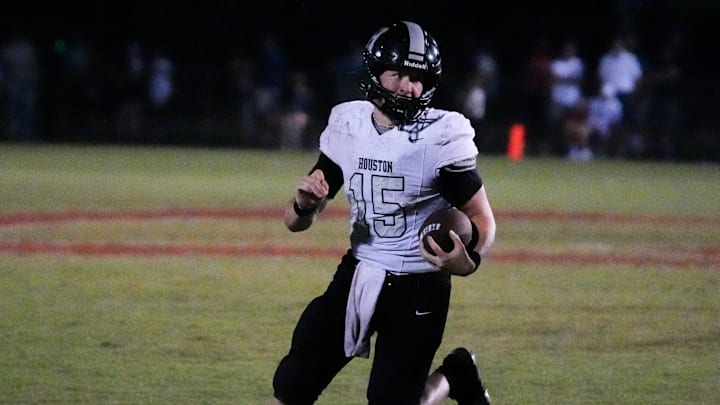 Houston’s Chandler Day (15) runs with the ball during the game between Houston High School and Germantown High School in Germantown, Tenn., on Friday, September 6, 2024. Houston’s Chandler Day (15) runs with the ball during the game between Houston High School and Germantown High School in Germantown, Tenn., on Friday, September 6, 2024.