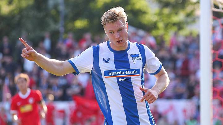 Julian Eitschberger bleibt der Hertha treu Julian Eitschberger bleibt der Hertha treu