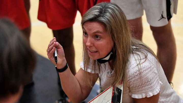 Heather Seely-Roberts led Lincoln to a third-place finish at the 2023 OSAA 6A boys basketball state tournament.