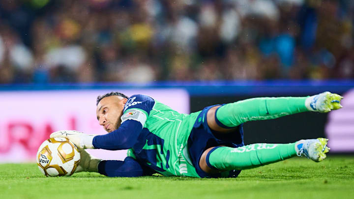 Con el Real Madrid ganó tres Champions League consecutivas y cuatro Mundiales de Clubes. Con el PSG sumó tres ligas de Francia.  Ahora con Pumas busca un título.