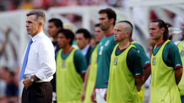 Javier Aguirre tuvo su primera experiencia con el Tri en 2002 y fue eliminado por Estados Unidos.