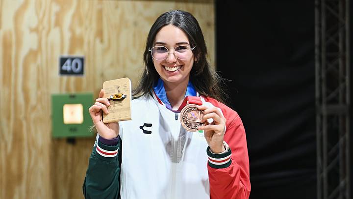 Goretti Zumaya conquistó la medalla de oro en rifle de aire a 10 metros. Goretti Zumaya conquistó la medalla de oro en rifle de aire a 10 metros.