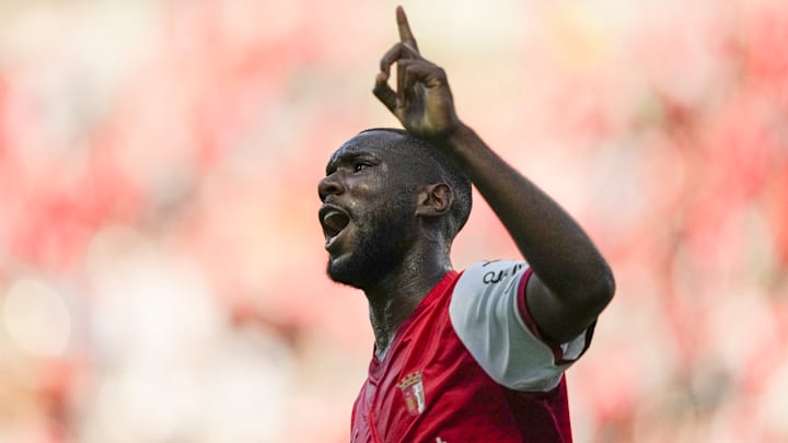Sikou Niakaté serait observé par le LOSC et l'OM. Sikou Niakaté serait observé par le LOSC et l'OM.