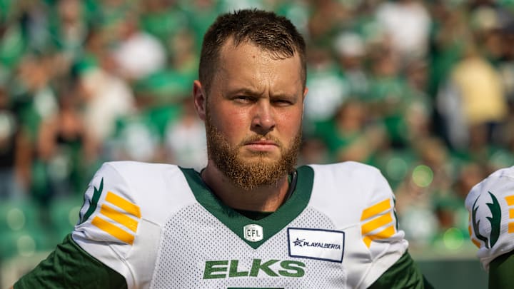 Edmonton Elks punter Jake Julien signed a futures contract with the Tampa Bay Buccaneers for the 2025 season.