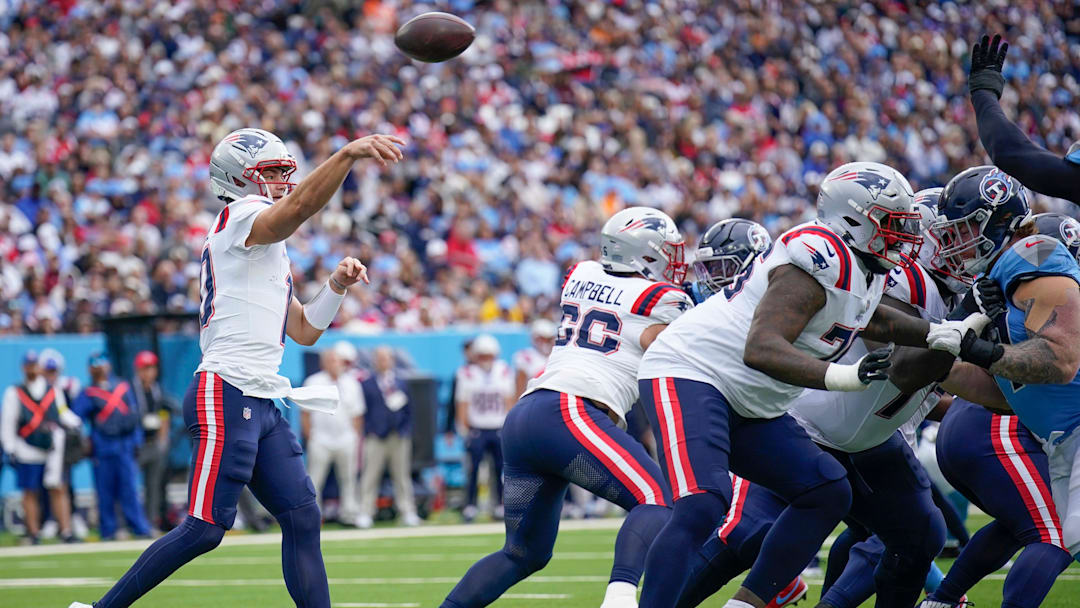 New England Patriots quarterback Drake Maye (10) passes during the second quarter against the Tennessee Titans at Nissan Stadium in Nashville, Tenn., Sunday, Oct. 19, 2025.