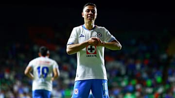 Andrés Montaño recibió la oportunidad de ir de inicio esta noche y ya logró su doblete para la victoria momentánea de Cruz Azul sobre León en el Bajío.