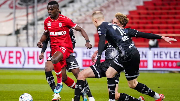 Mbwana Samatta bir dönem Royal Antwerp'te de forma giydi.