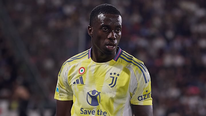Timothy Weah s'éloigne de l'OM à son tour. Timothy Weah s'éloigne de l'OM à son tour.