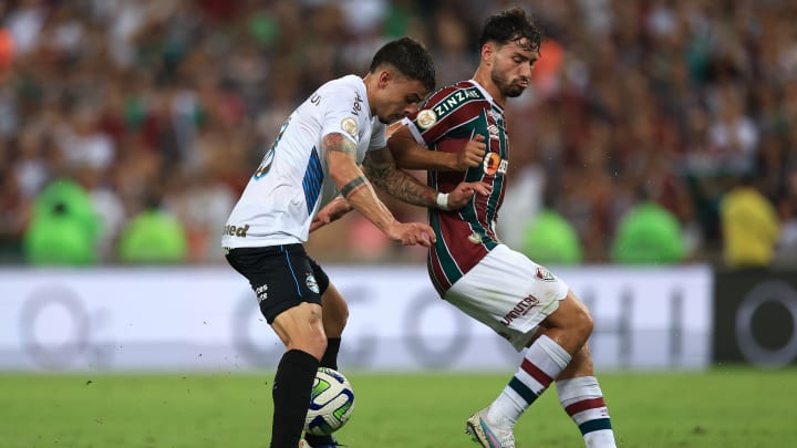 Grêmio e Fluminense lutam para sair do Z4 do Brasileirão.