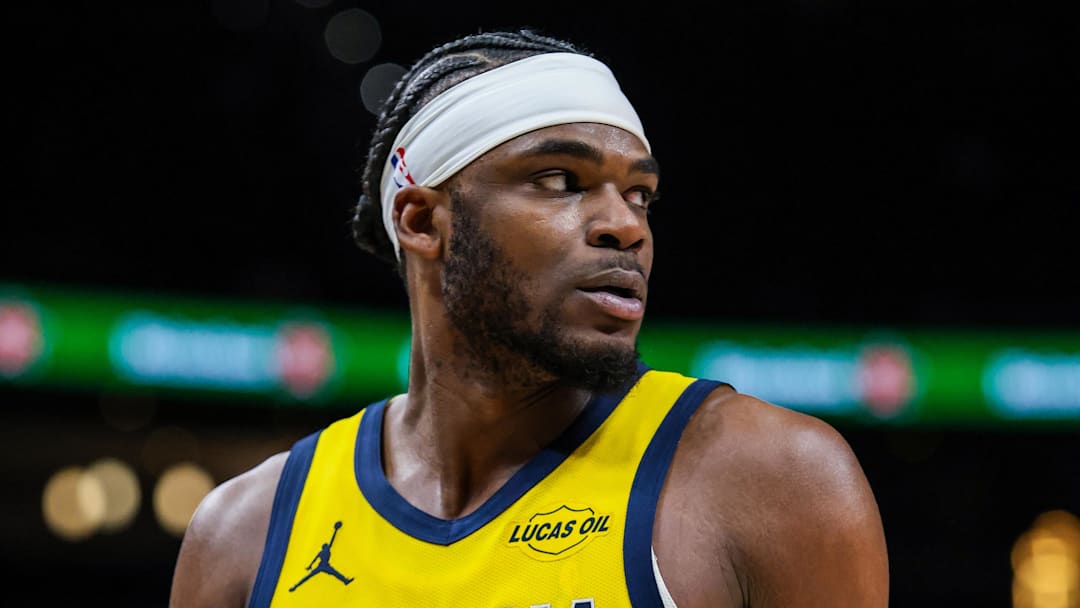 Indiana Pacers forward Jarace Walker (5) during the game against the Atlanta Hawks during the fourth quarter at State Farm Arena.