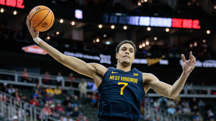 Raptors Said to Have Workout With West Virginia's Veteran Center