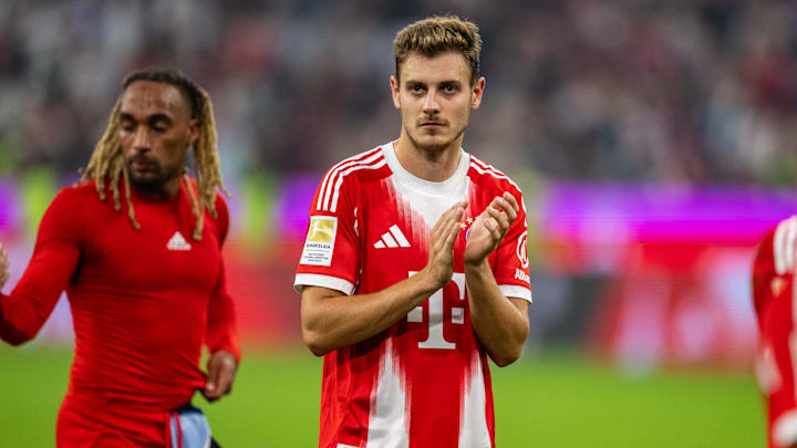 Josip Stanisic steht auf dem Zettel von Juventus 
