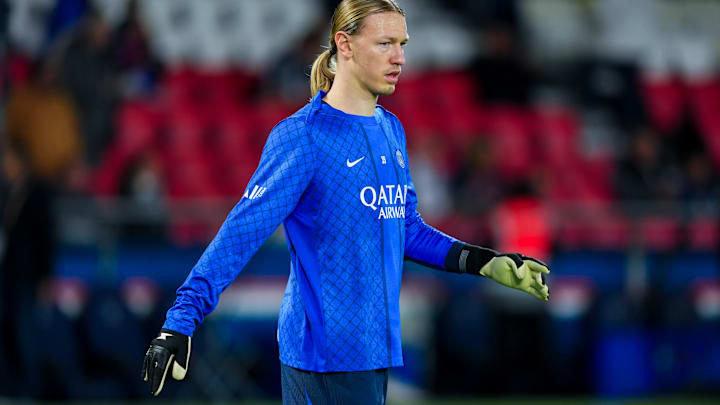 Matvey Safonov, titulaire ce soir face à Rennes ? Matvey Safonov, titulaire ce soir face à Rennes ?