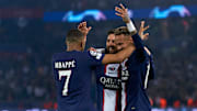 Mbappé, Messi e Neymar, atacantes do PSG, estão entre os jogadores de futebol mais bem pagos do mundo em 2022