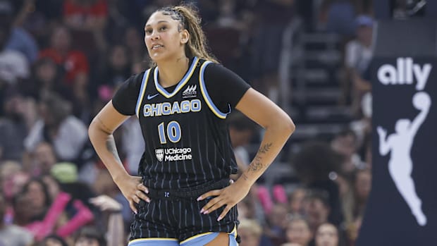 July 27, 2025; Chicago Sky v. Indiana Fever. Mandatory Credit: Kamil Krzaczynski-Imagn Images