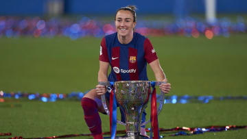 Chelsea have confirmed the signing of former Barcelona defender Lucy Bronze