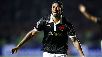 Paulinho está entre os jogadores que deixarão o Vasco no fim da temporada
